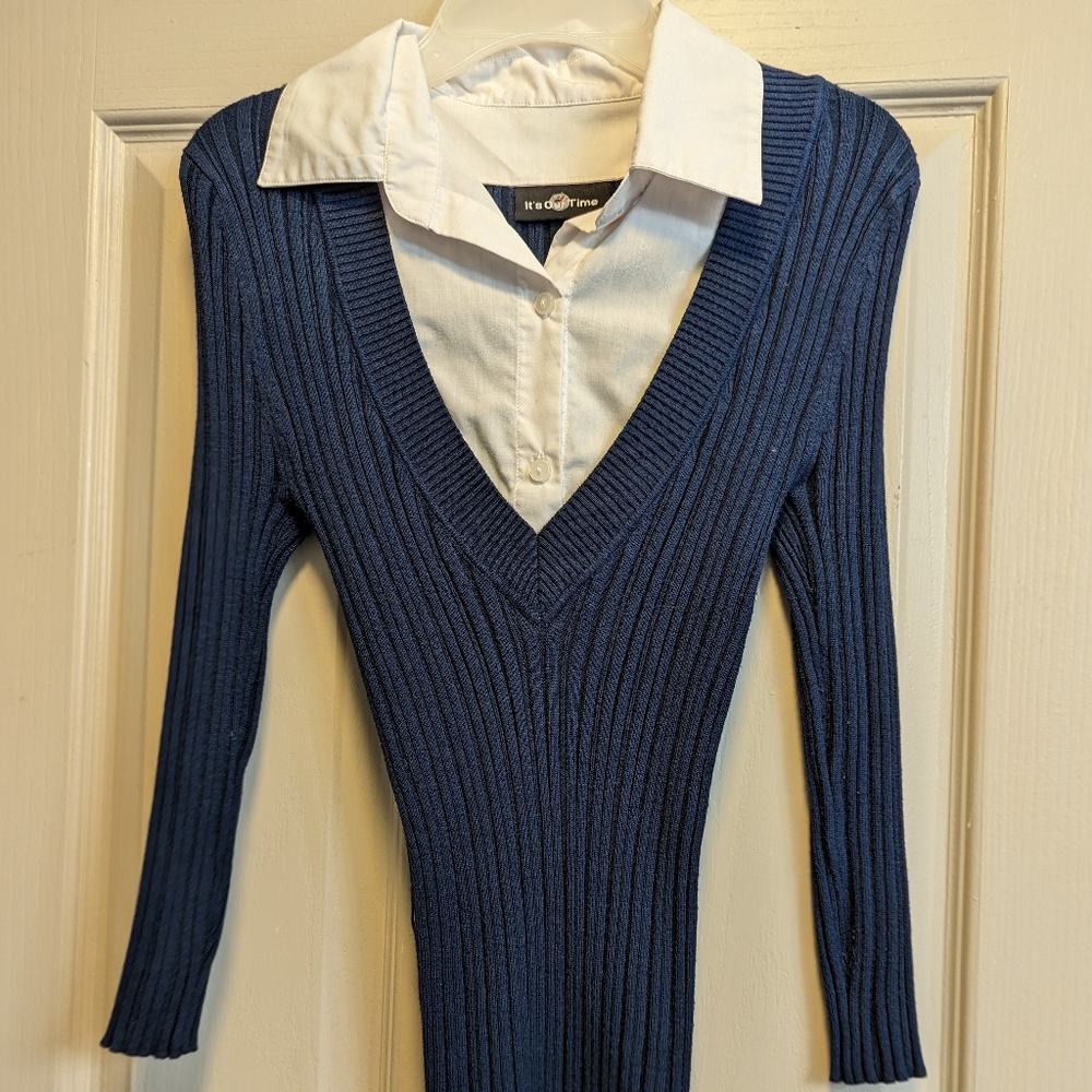 White Collar Ribbed Sweater, Stretchy, Size M